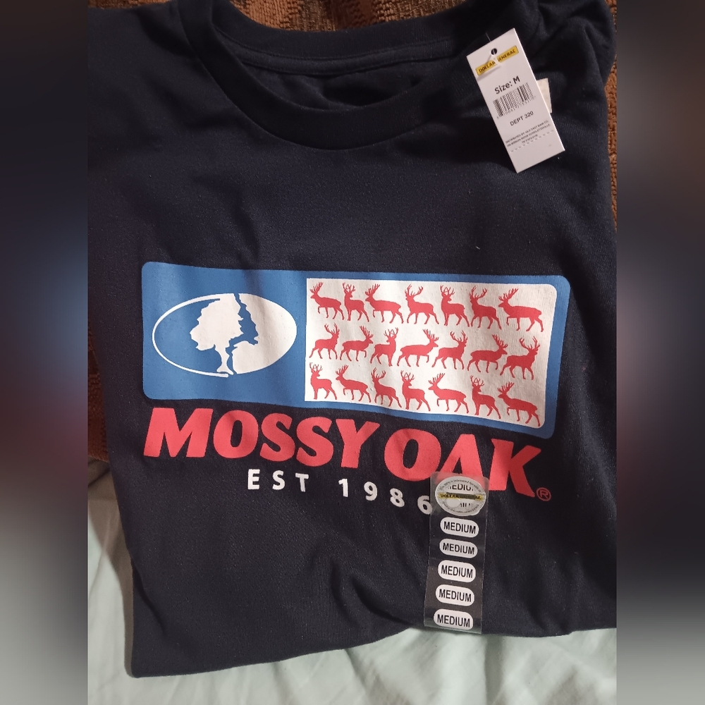 Mens mossy oak tshirt